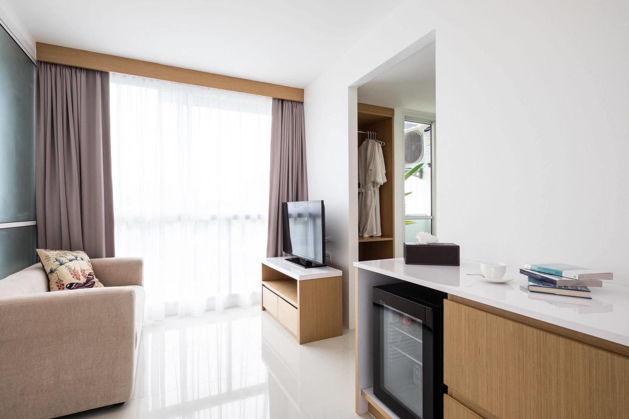 Modern Thai Phuket